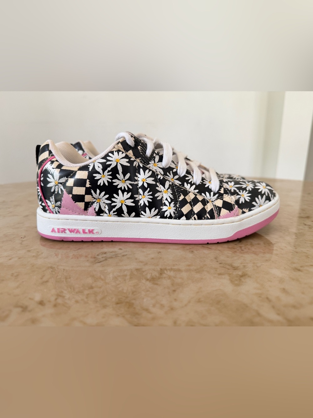Airwalk Debz Daisy Checkerboard Sneakers Size 6.5